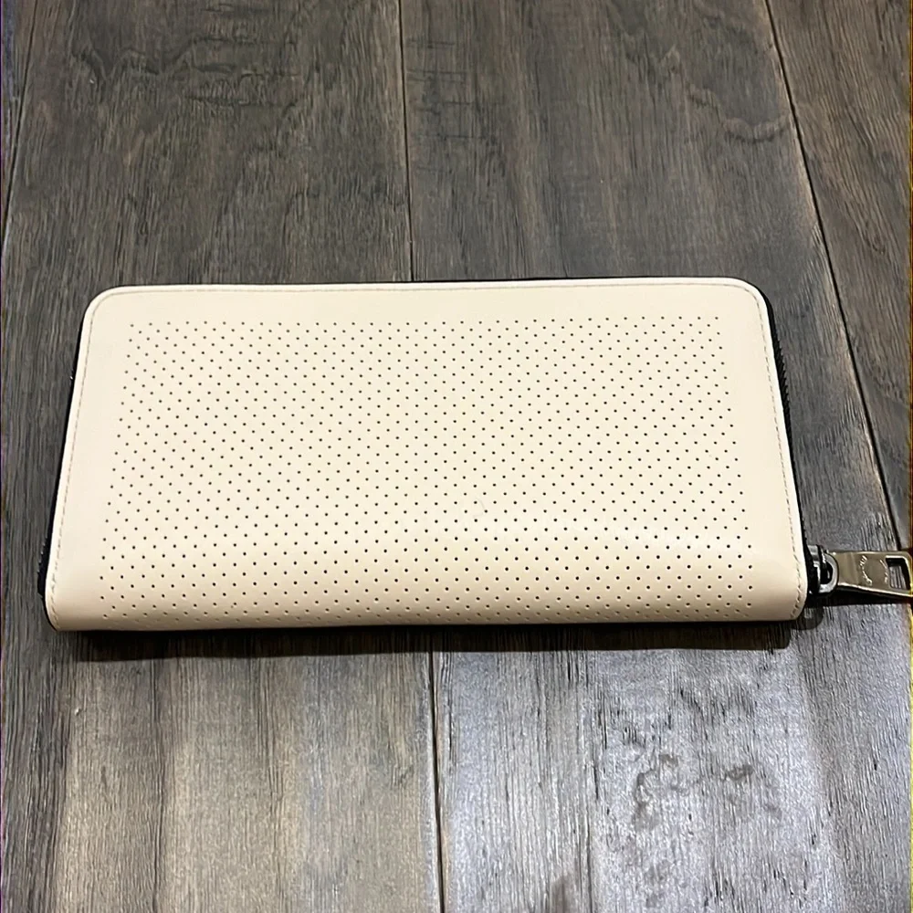 Coach New York Terrain perf Accordion chalk Wallet new F58104 travel organizer